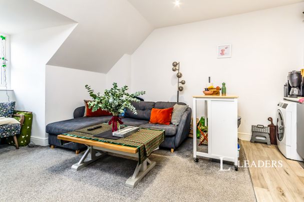 2 bedroom apartment to rent High Street, Sevenoaks, Kent, TN13 - Photo 1