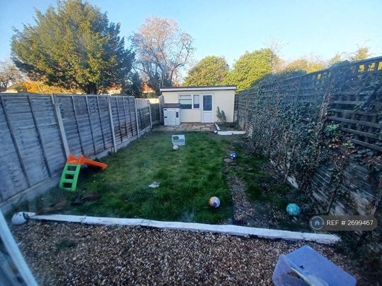 3 bedroom terraced house to rent - Photo 1