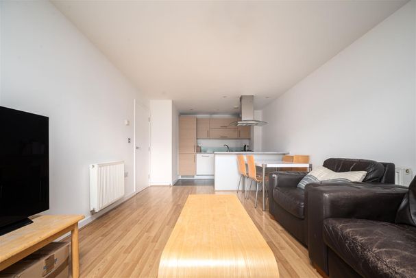1 bedroom flat - Photo 1