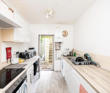 4 bedroom terraced house to rent - Photo 4