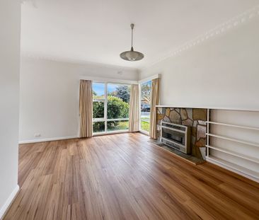 21 Lloyd Street, Belmont - Photo 1