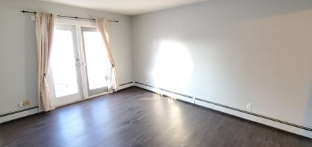 Modern 2 Bedroom Suite in Sylvan Lake - Photo 3