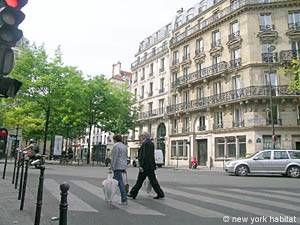 Logement à Paris, Location meublée - Photo 2