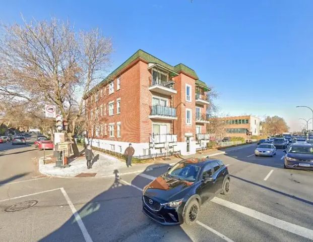 4761 Rue Hochelaga | 4761 Rue Hochelaga, Montreal - Photo 1