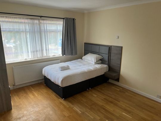 Room in a Shared House, Vyner Road, W3 - Photo 1