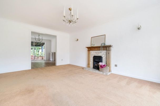 5 bedroom detached house to rent - Photo 1