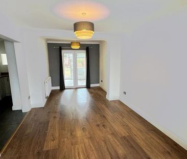 4 bedroom terraced house to rent - Photo 4