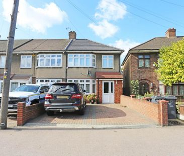3 bedroom semi-detached house to rent - Photo 3