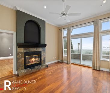 House in North Vancouver, BC - Photo 3