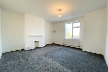 1 bed Flat Wakering Avenue, Shoeburyness, SS3 - Photo 2