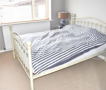 2 bedroom semi-detached bungalow to rent - Photo 4