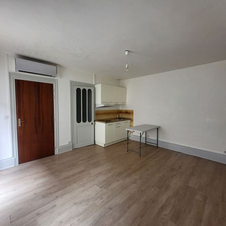 Location Appartement 1 pièce 24m² - Photo 3