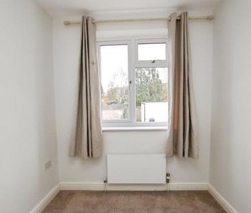 A well-presented three-bedroom family home located on Southmead Roa... - Photo 4