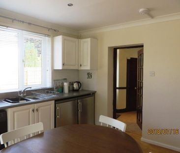 1 bedroom mews to rent - Photo 6