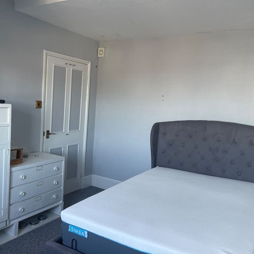 Room in a Shared House, Sussex Square, BN2 - Photo 1