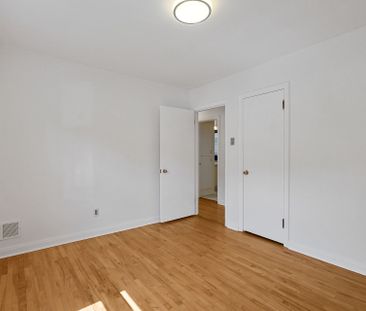 For Lease - 10 Delong Drive, Beacon Hill North - South and Area, Ontario - Photo 4