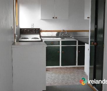 Centrally Located Delightful 2 Bedroom Unit. - Photo 1