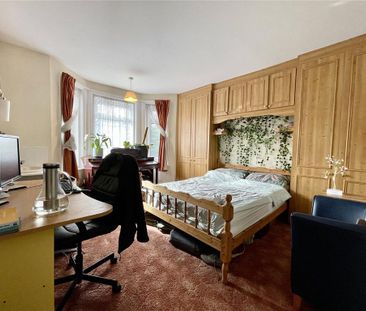 4 bedroom detached house to rent - Photo 3