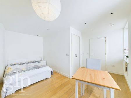 Studio, Marshall Street, Soho, W1F - Photo 5