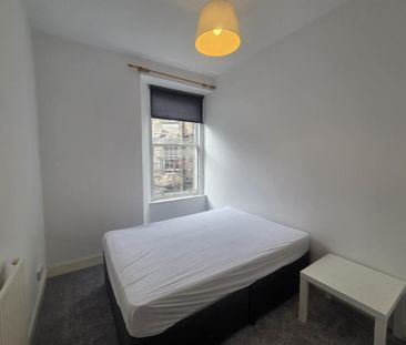 3 bedroom flat to rent - Photo 4