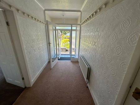 3 Bedroom Bungalow on Whalley Road, Blackburn - Photo 2