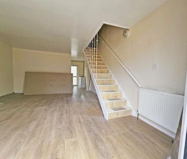 2 bedroom end of terrace house to rent - Photo 1