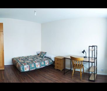 Room in a Shared House, Beds Semi-Detached Schuster Road, M14 - Photo 3