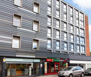 1 bedroom in a flat share to rent - Photo 5