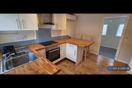 2 bedroom terraced house to rent - Photo 5