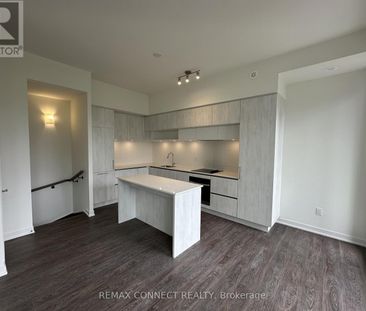 #1518 - 11 David Eyer Road – Richmond Hill, Ontario - Photo 5