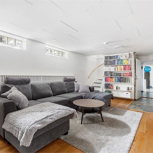 Saturnusvägen, Järfälla - Photo 1