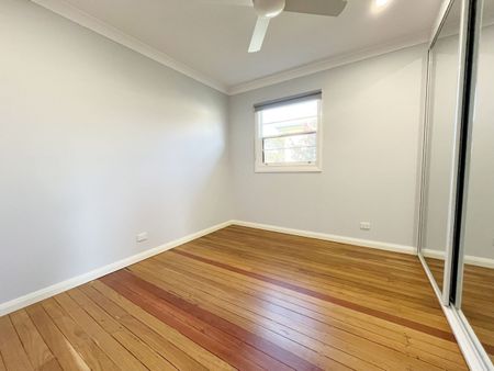 Charming Modern Cottage - Photo 3