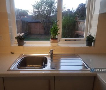 3 bedroom terraced house to rent - Photo 1