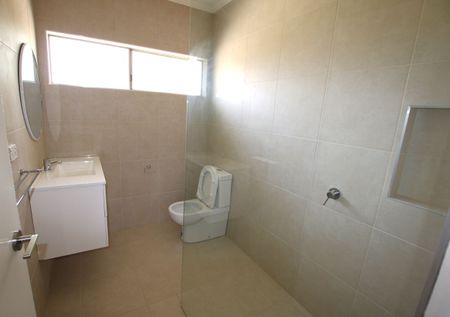 Beautifully Presented Family Home in a Prime Location! - Photo 3