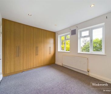 4 bedroom semi-detached house to rent - Photo 5