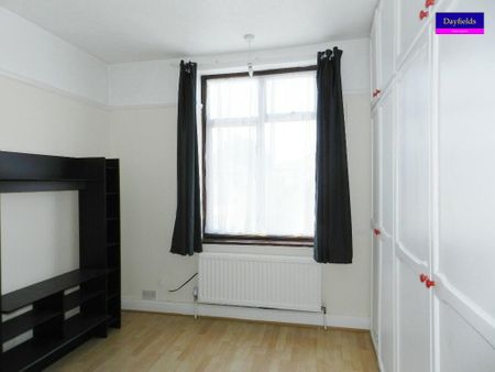4 bedroom terraced house to rent - Photo 3