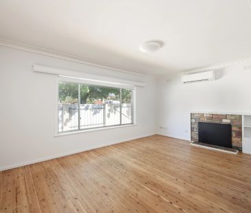 Modern Comfort & Exceptional Space in North Albury - 270 Kooba Street - Photo 2
