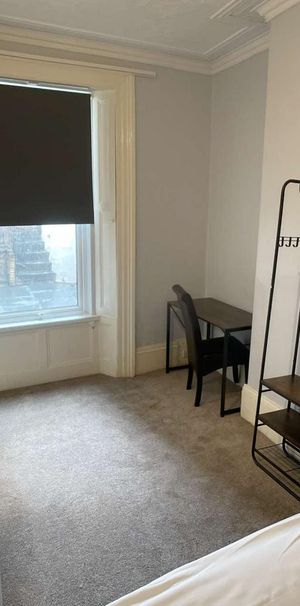 1 bedroom ground floor flat to rent - Photo 2