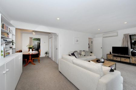 2 Bed Townhouse in Merivale - Photo 3