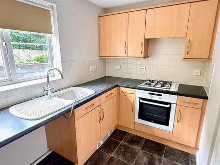 2 bedroom flat to rent - Photo 4