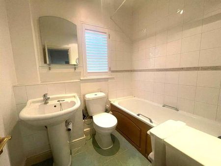 Upton Park, Slough, SL1 - Photo 4