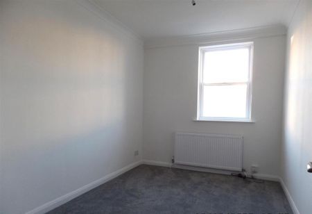3 bedroom flat to rent - Photo 5