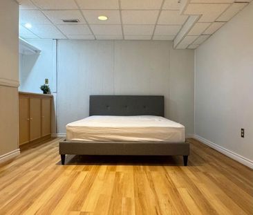 For Lease - 3551 Burningelm Crescent, Mississauga, Ontario - Photo 2