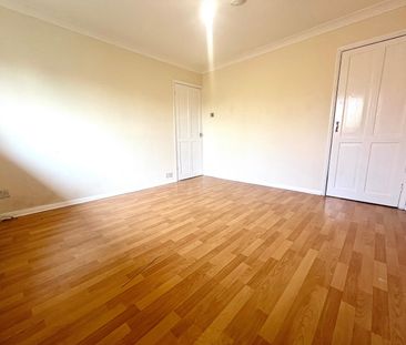 Roosevelt Way, Dagenham, RM10 - Photo 5