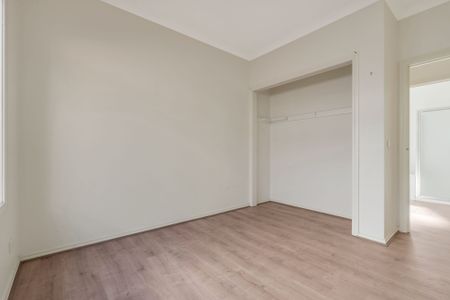 Low Maintenance Family Home in prime location. - Photo 3