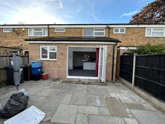 3 bedroom terraced house to rent - Photo 1