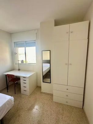 Calle Angosta del Carmen, Málaga, Andalusia 29002 - Photo 1