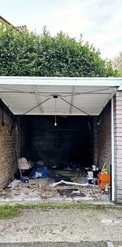 Garage to rent - Photo 1