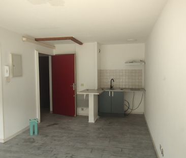 Location Appartement 2 pièces 31m² SETE 34200 - Photo 2