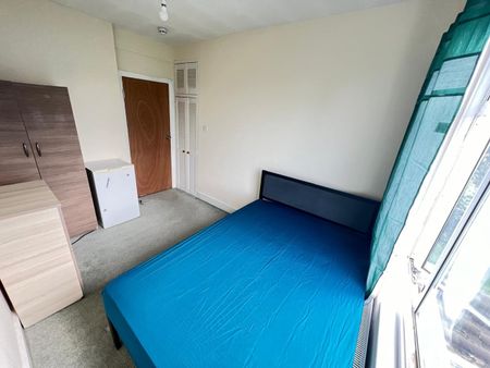 Room in a Shared Flat, Manor Drive, HA9 - Photo 2